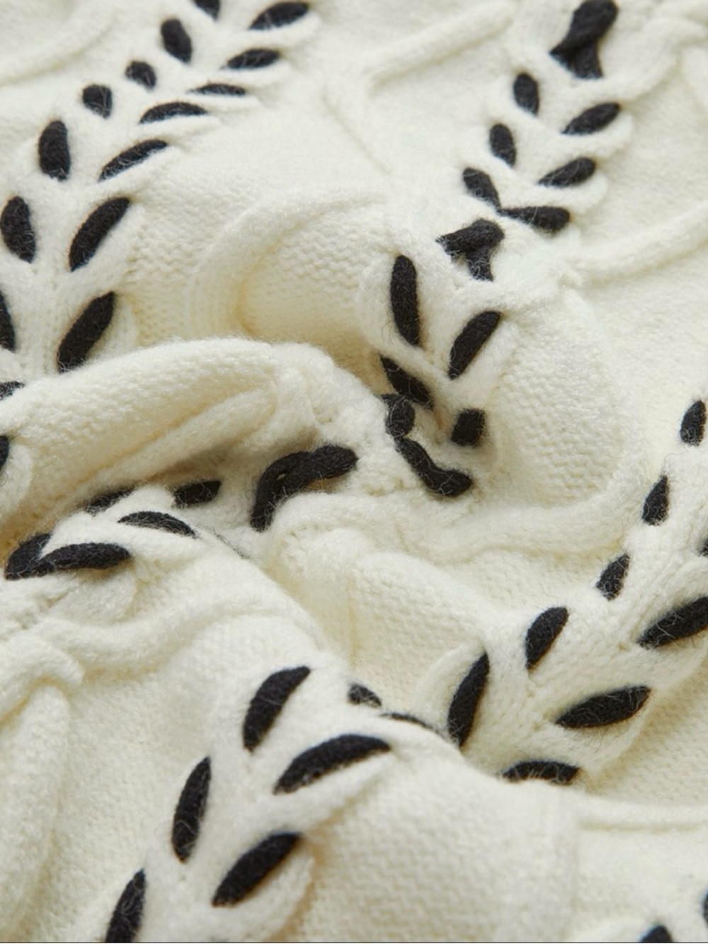 Commense Contrast Binding Cable Knit Top - Picture 4 of 9